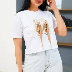 کراپ تاپ زنانه نگین دار طرح کتونی با بند-مشکی